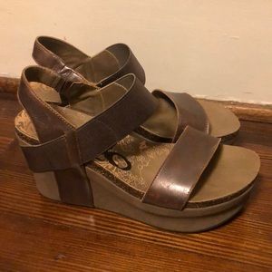 Bushnell Leather Platform Wedges